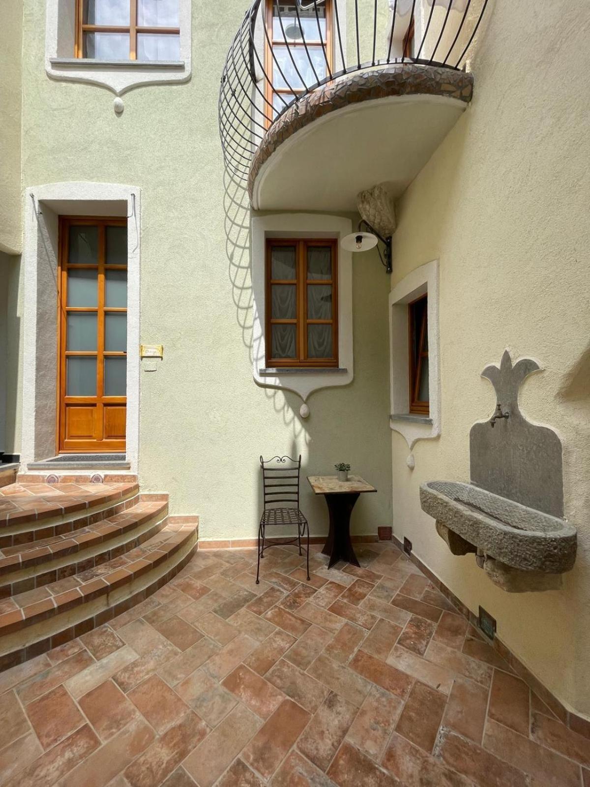 Hotel A Burga Du Muntin Spotorno Esterno foto