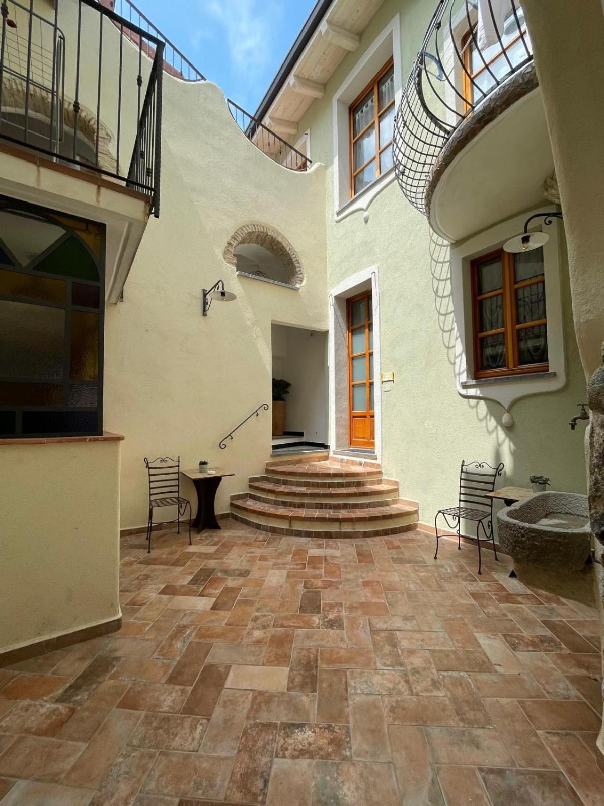 Hotel A Burga Du Muntin Spotorno Esterno foto