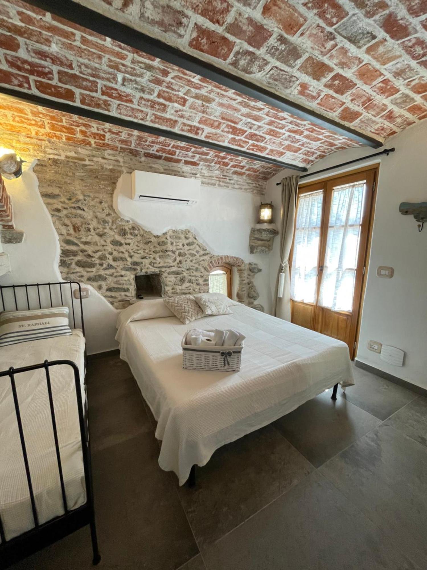 Hotel A Burga Du Muntin Spotorno Esterno foto